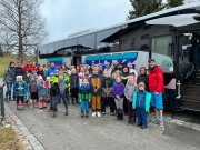 Gruppenbild  mit allen Teilnehmern, Eltern und Begleitpersonen